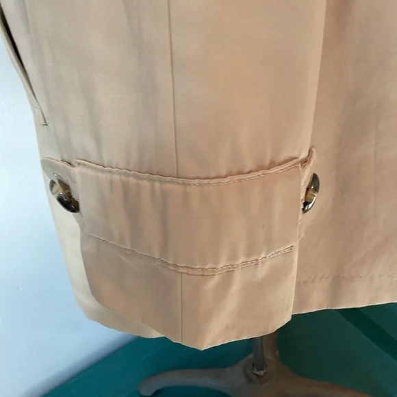 Rain jacket. Jones New York. XL. Tan. Excellent condition - Picture 3 of 7